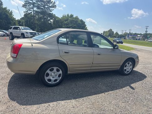 Used 2001 Hyundai Elantra GLS FWD image 12