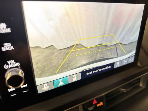 Used 2023 Honda Pilot Touring image 25