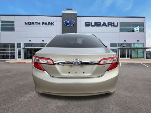 Used 2014 Toyota Camry XLE w/ Convenience Package FWD image 4
