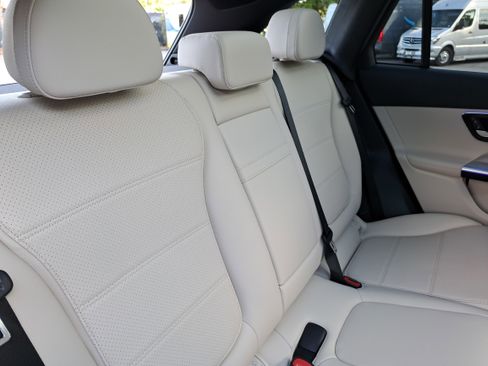 New 2026 Mercedes-Benz GLC 300 4MATIC image 12