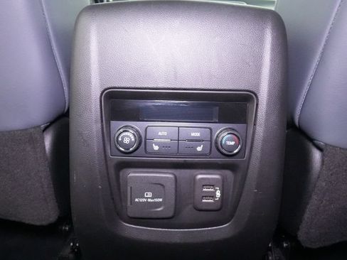 Used 2022 Buick Enclave Premium AWD/4WD image 18