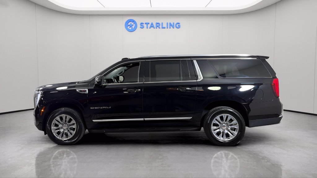 Used 2025 GMC Yukon XL Denali AWD/4WD image 3