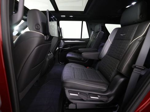 Used 2026 Cadillac Escalade V AWD/4WD image 16
