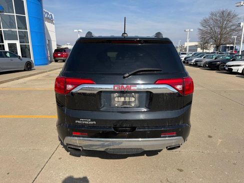 Used 2019 GMC Acadia Denali image 3