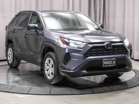 Used 2024 Toyota RAV4 LE FWD image 5
