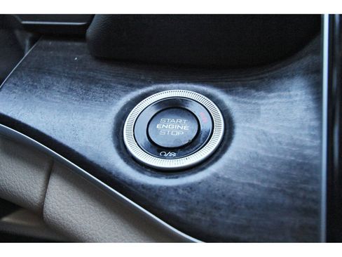 Used 2023 Jeep Grand Cherokee Limited w/ Luxury Tech Group II image 20