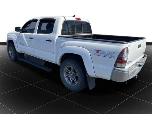Used 2014 Toyota Tacoma PreRunner w/ SR5 Package RWD image 3