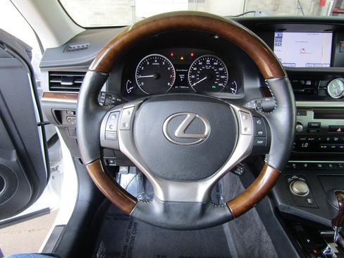 Used 2013 Lexus ES 350 FWD image 14