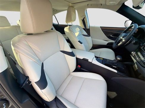 New 2025 Lexus ES 350 w/ Premium Package image 15