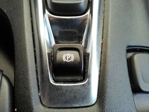 Used 2022 Chevrolet Camaro LT w/ Technology Package RWD image 40