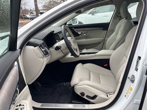 Used 2025 Volvo S90 B6 Ultra w/ Protection Package Premier image 15