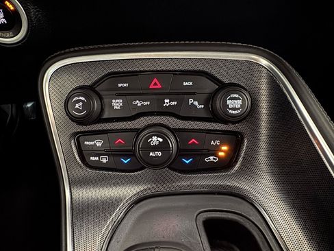 Used 2016 Dodge Challenger SXT Plus RWD image 20