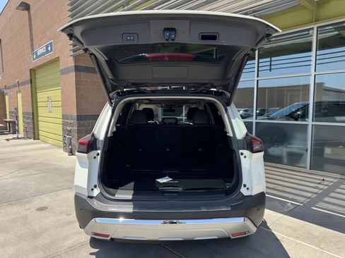 Used 2022 Nissan Rogue Platinum w/ Head-Up Display Package image 40