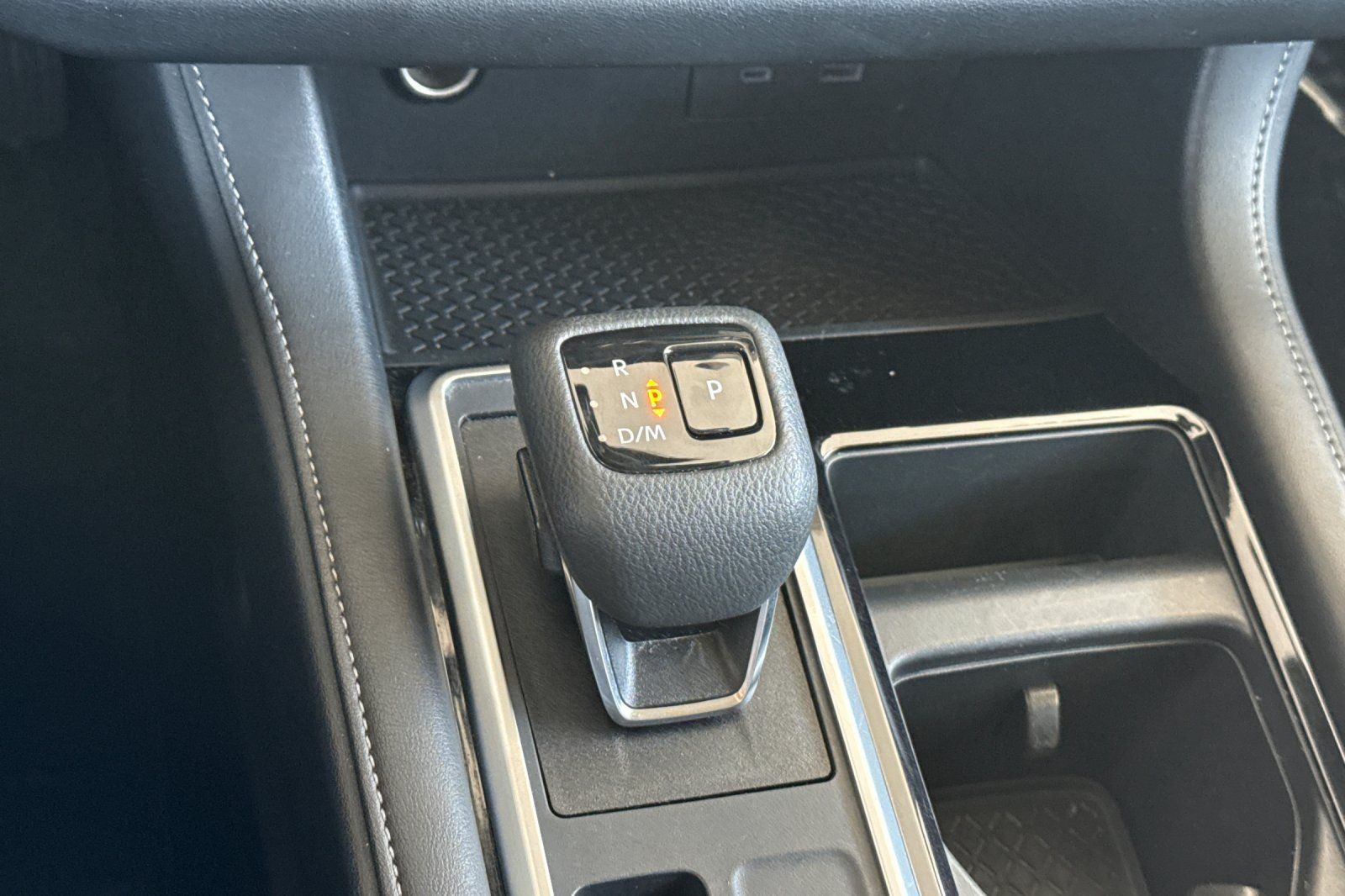 Certified 2025 Nissan Pathfinder SV FWD image 29