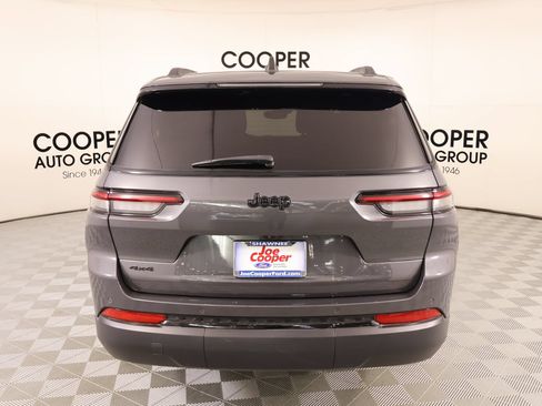Used 2024 Jeep Grand Cherokee L Altitude AWD/4WD image 23