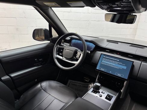 Used 2023 Land Rover Range Rover SV AWD/4WD image 35
