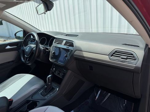 Used 2019 Volkswagen Tiguan SE FWD image 18