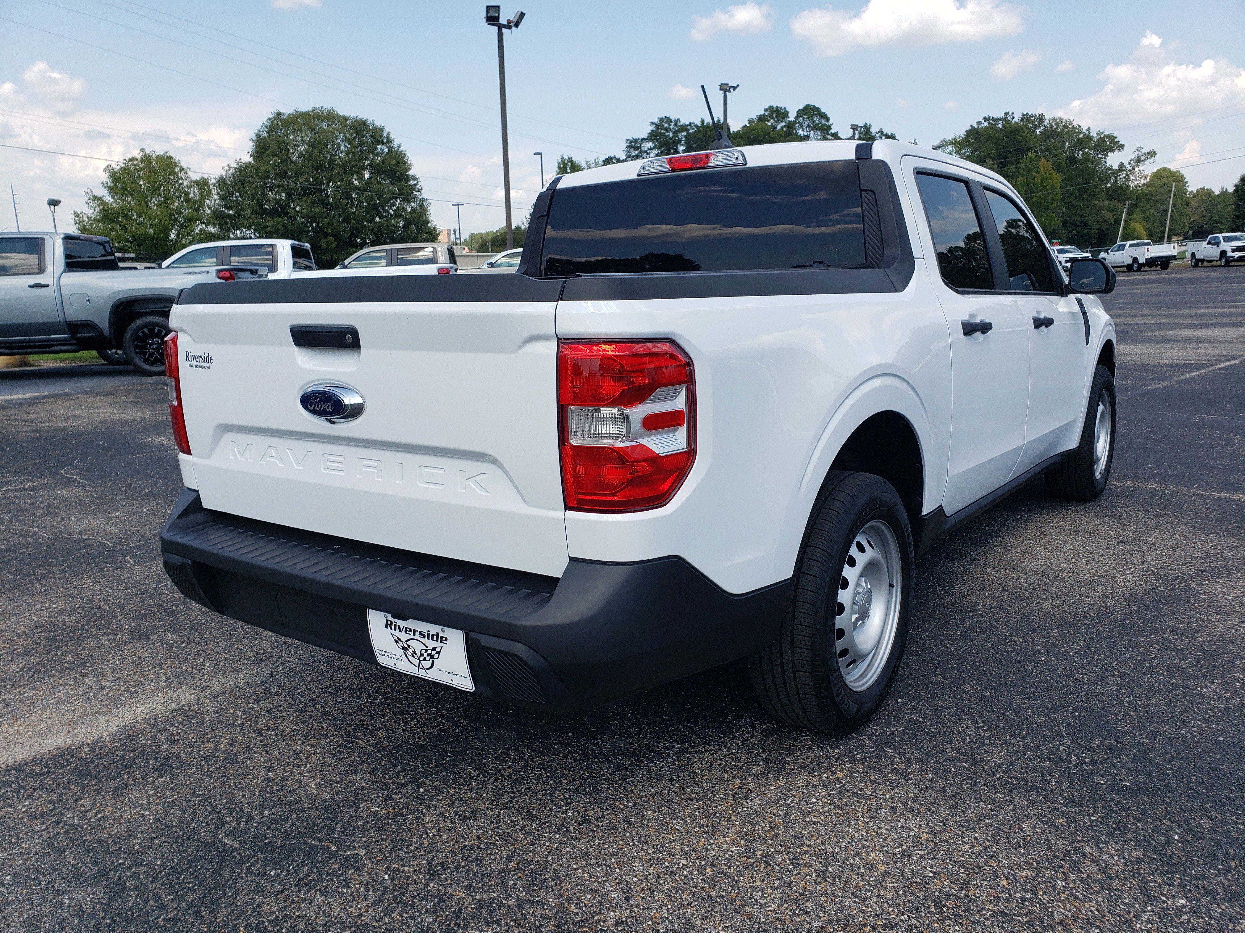 Used 2024 Ford Maverick XL FWD image 3