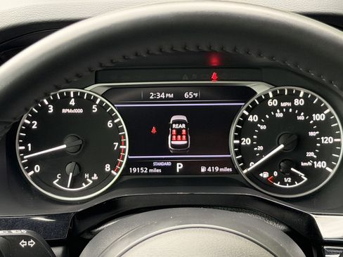 Used 2025 Nissan Pathfinder SV w/ SV Premium Package FWD image 34