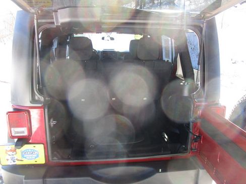 Used 2012 Jeep Wrangler Unlimited Sport image 9