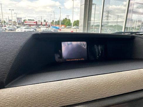Used 2011 Toyota Sienna XLE FWD image 35