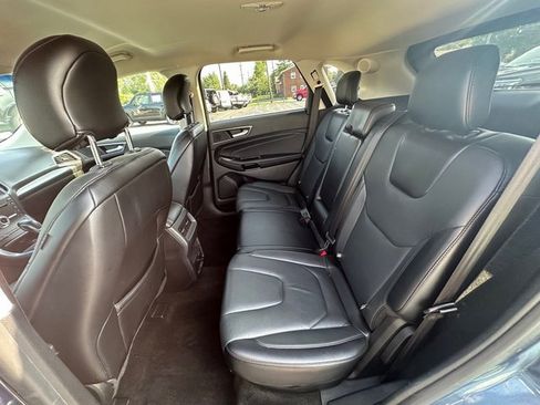 Used 2018 Ford Edge Titanium image 16