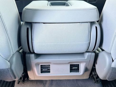 Used 2024 Chevrolet Silverado 3500 LT image 26