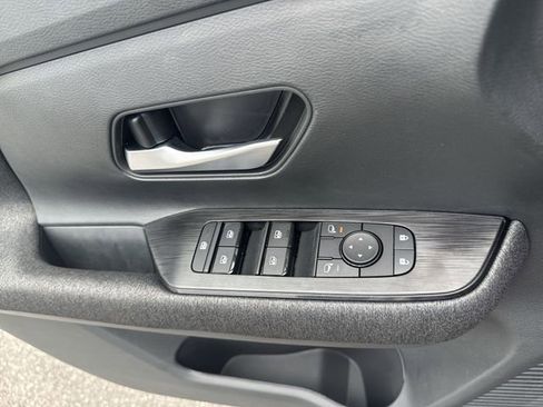 Used 2025 Nissan Kicks SV image 26