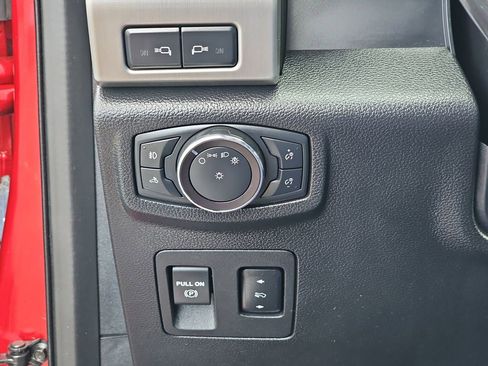 Used 2019 Ford F150 Platinum w/ Equipment Group 701A Luxury AWD/4WD image 34