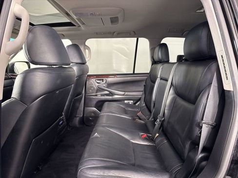 Used 2011 Lexus LX 570 4WD w/ Luxury Pkg image 24