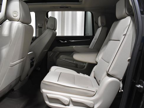 Used 2023 GMC Yukon XL Denali w/ Max Trailering Package image 8