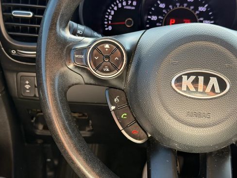 Used 2018 Kia Soul + FWD image 34