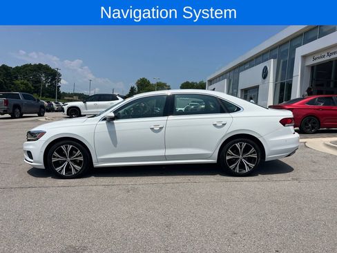 Used 2020 Volkswagen Passat 2.0T SEL FWD image 3
