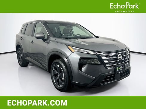 Used 2025 Nissan Rogue SV AWD/4WD image 1