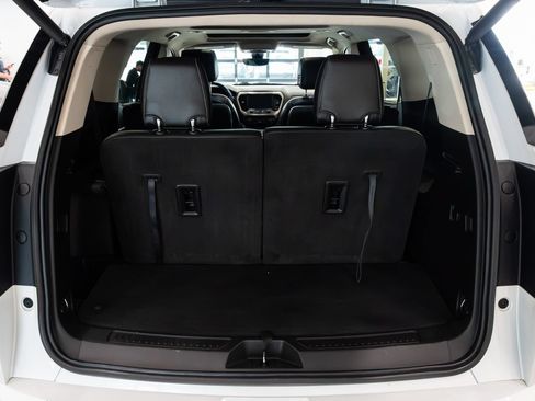Used 2020 GMC Acadia Denali w/ Technology Package AWD/4WD image 8