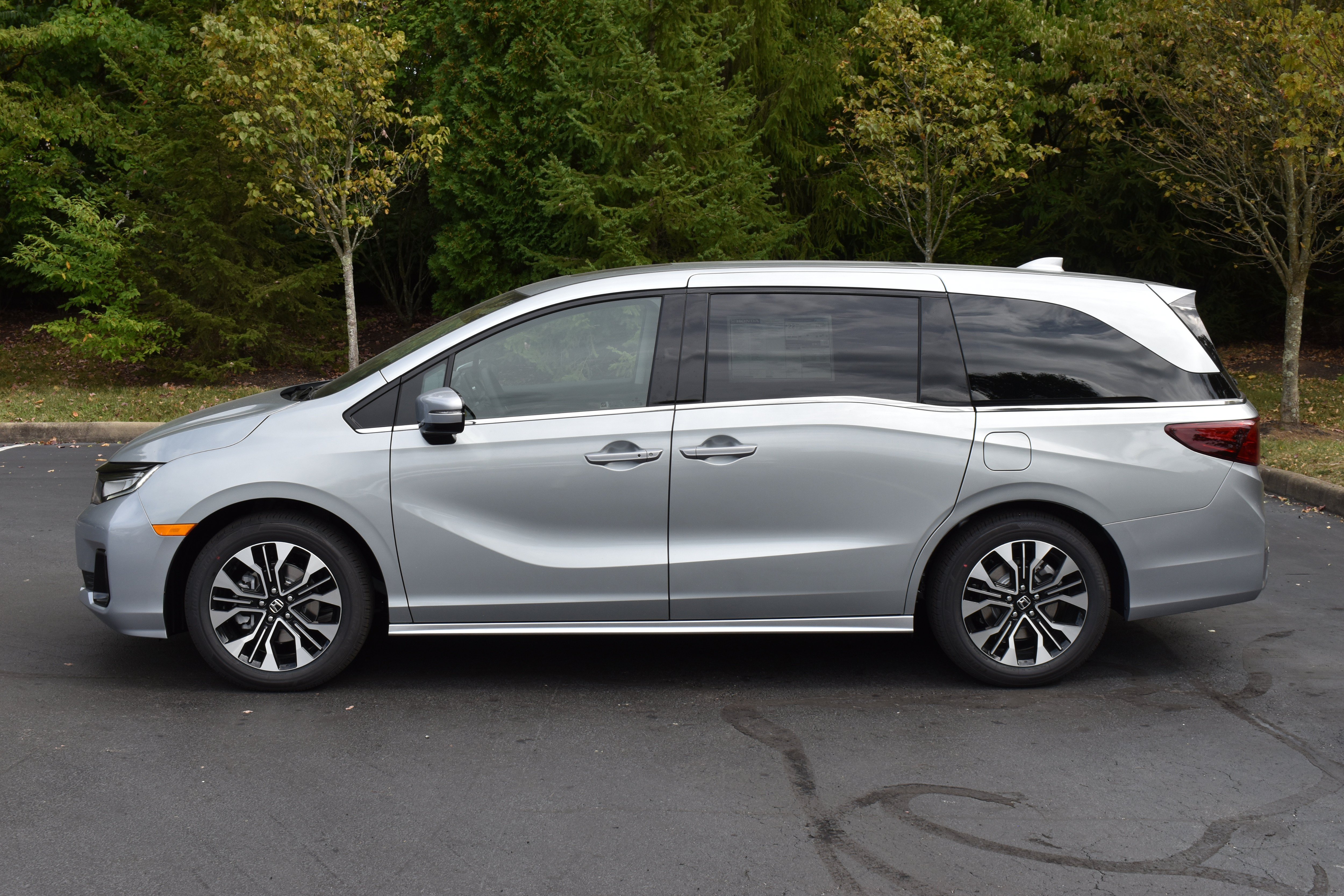 New 2027 Honda Odyssey Elite image 4