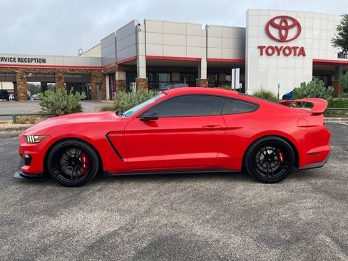 Used 2016 Ford Mustang Shelby GT350 w/ Technology Package RWD image 8