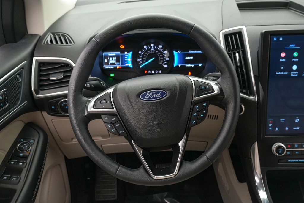 Certified 2024 Ford Edge Titanium AWD/4WD image 13
