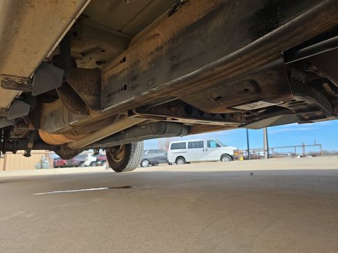 Used 2011 GMC Sierra 2500 SLT w/ SLT Convenience Package image 17