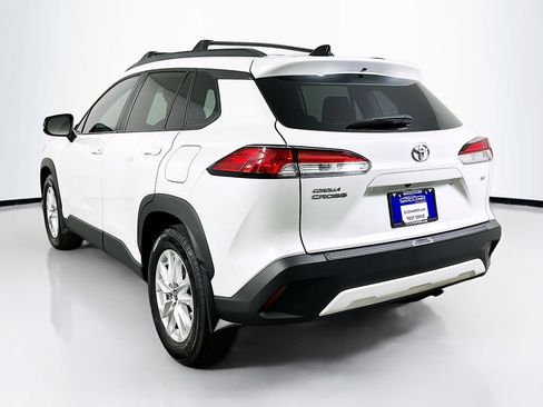 Used 2025 Toyota Corolla Cross LE FWD image 6