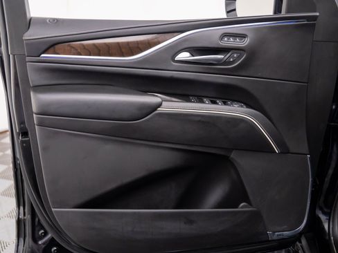 Used 2022 Cadillac Escalade Sport Platinum image 12