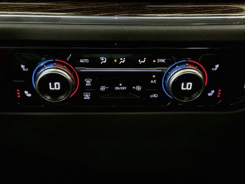 Used 2023 GMC Sierra 1500 SLE AWD/4WD image 16