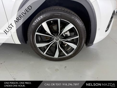 Used 2024 Volkswagen Atlas SEL Premium R-Line AWD/4WD image 14