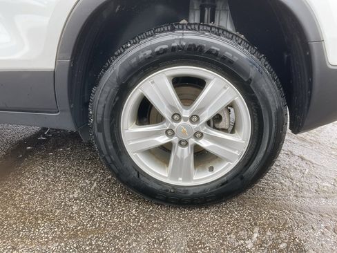 Used 2022 Chevrolet Trax LT w/ LT Convenience Package image 29