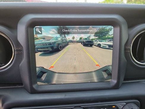 Used 2021 Jeep Gladiator Overland AWD/4WD image 30