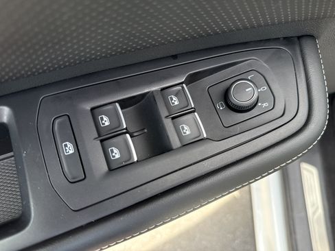 Used 2024 Volkswagen Atlas SEL Premium R-Line AWD/4WD image 17