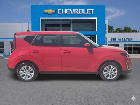 Used 2024 Kia Soul LX FWD image 7