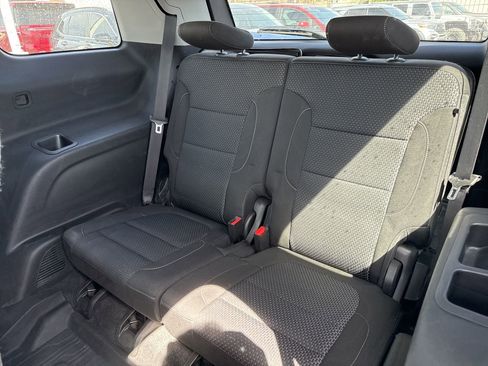 Used 2021 GMC Acadia SLE w/ Driver Convenience Package image 17