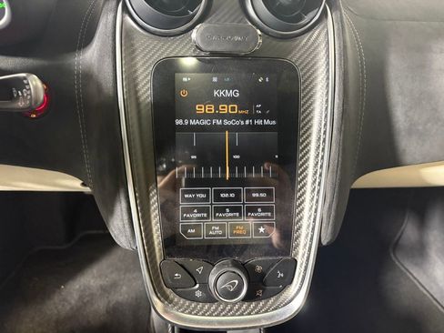 Used 2018 McLaren 570S Spider image 19