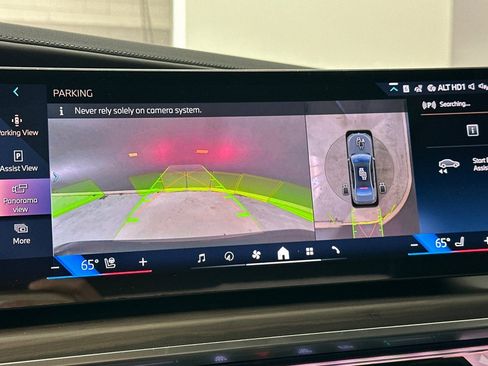 New 2026 BMW 740i w/ Premium Package image 25